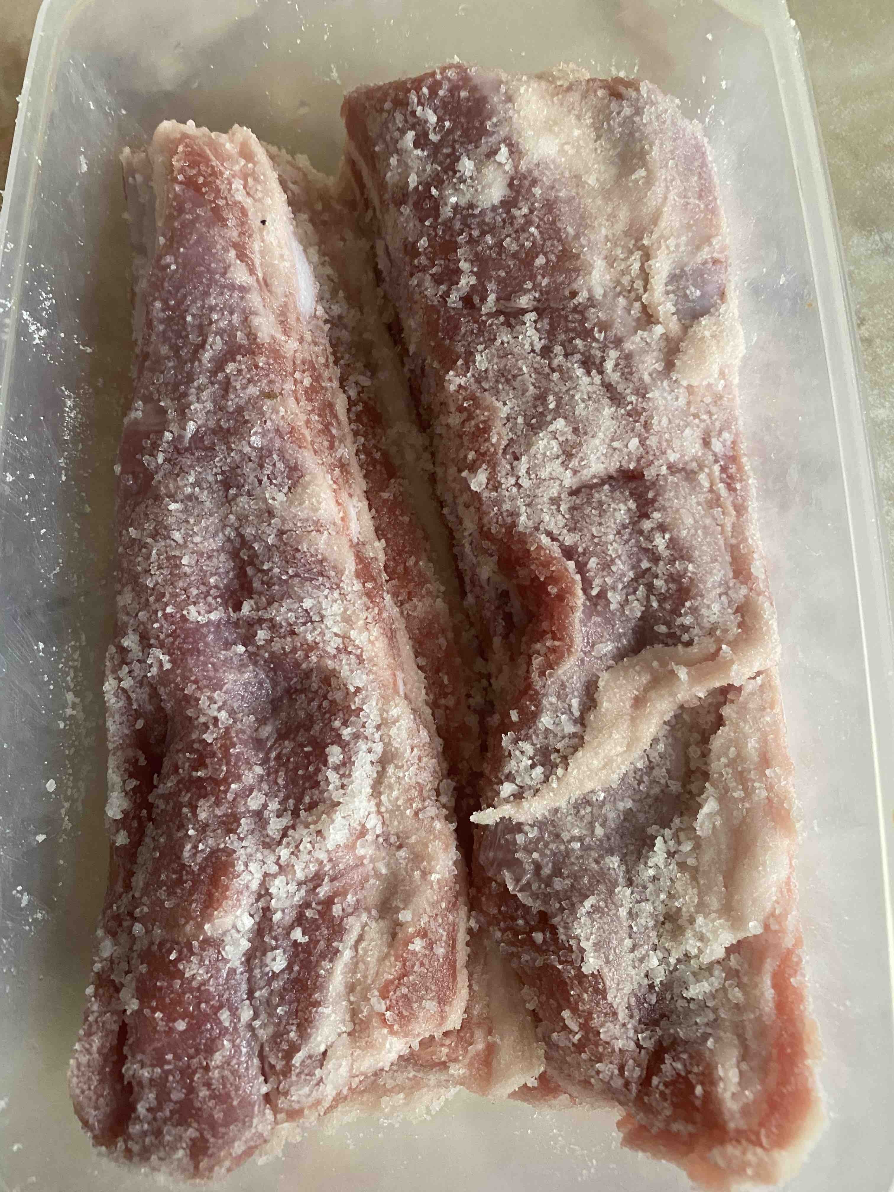 Грудинка свиная бескостная Радуга ~ 1-1.5 кг в шт